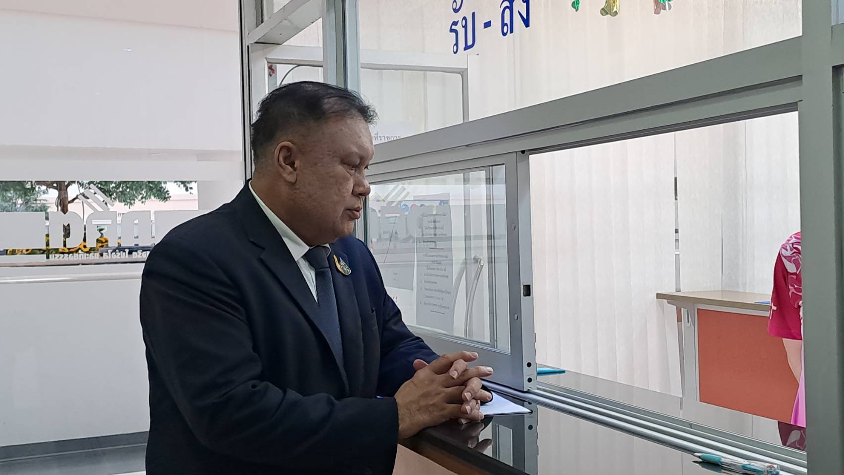 "สนธิญา" ยื่นขอ "กกต." พ่วงคำสั่งให้ "ก้าวไกล" หยุดปฏิบัติหน้าที่ชั่วคราว ชี้หลักฐานชัด  