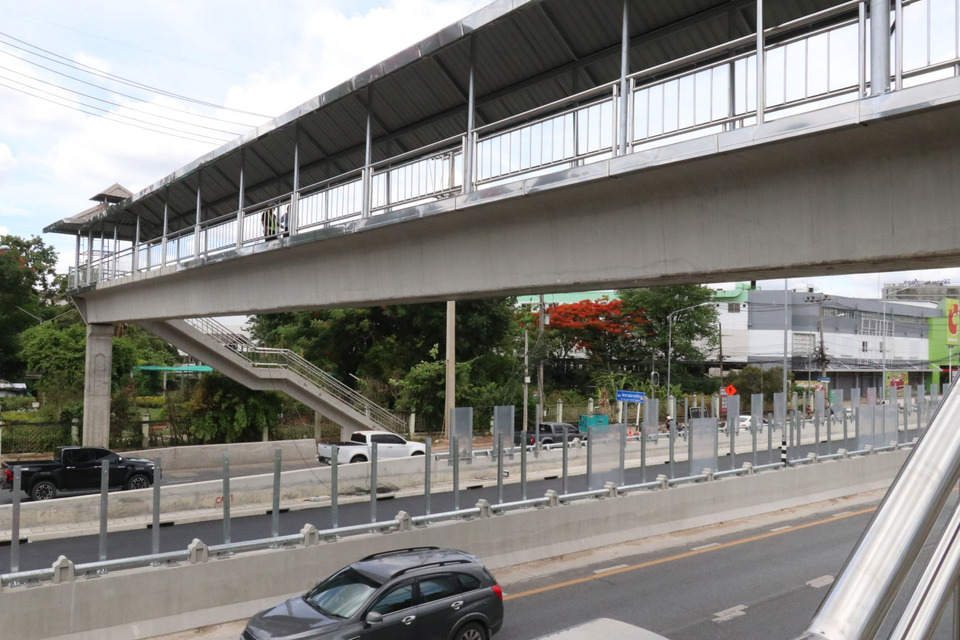 โคราชจ่อเปิดใช้สะพานลอยหน้าโรงเรียนเทศบาล 4 รับเปิดเทอม 