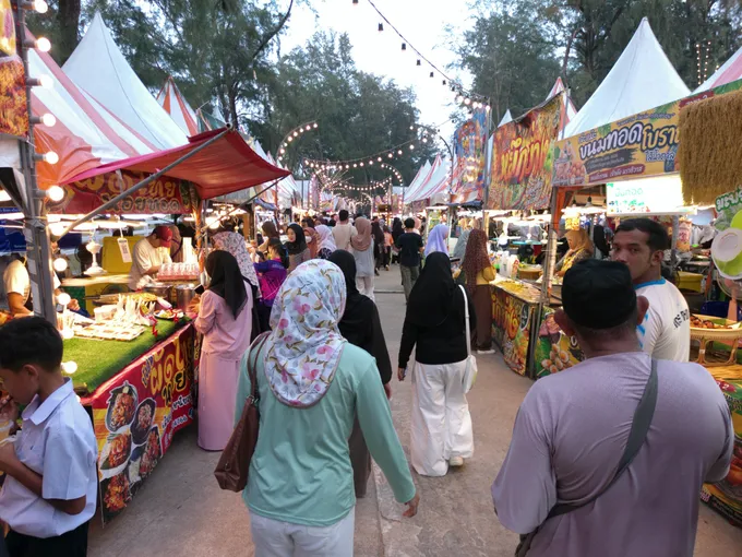 สายกินห้ามพลาด! The Grand Mawlid 2569 รวมของเด็ด 3 จังหวัดริมทะเลนราธิวาส