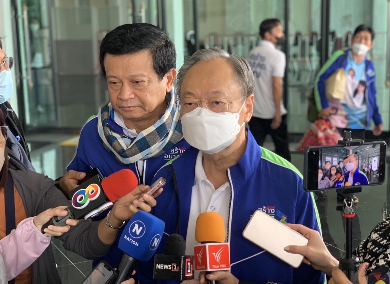 "สนธิรัตน์" แนะจับตาการเมืองหลังประชุมเอเปก เชื่อมีโอกาสยุบสภา รอความชัดเจนกฎหมายเลือกตั้ง 23 พ.ย.