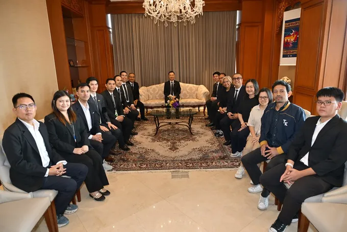 "ปธ.ศาลฎีกา" พบสื่อมวลชน ชื่นชมสื่อเสมือนกระจกสะท้อนการทำงานของศาลยุติธรรม