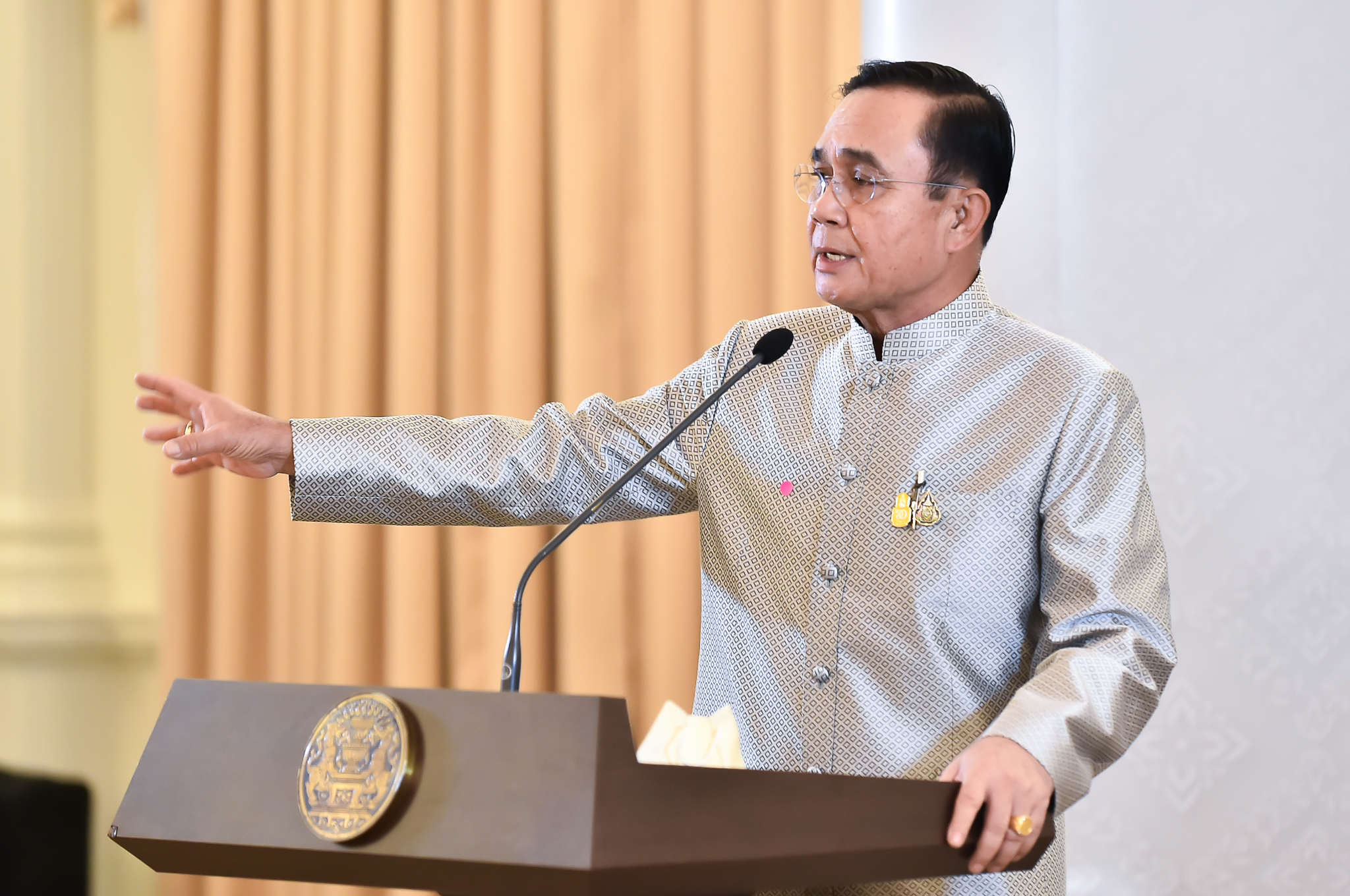 “ประยุทธ์” บอกไม่รู้จัก “วันเฉลิม” รู้แค่ว่าหนีไปตปท. เผย ไม่ได้คุย “เตีย บันห์” ชี้ไม่เกี่ยวกับนายกฯ แต่พร้อมร่วมมือในนโยบาย