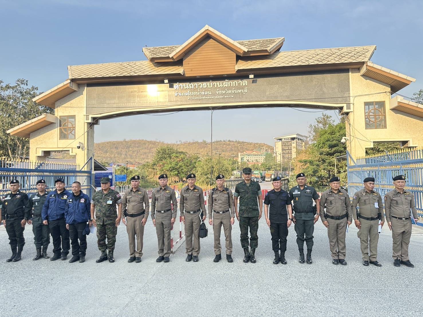 ตร.ภ 2 เปิดปฏิบัติการ "ป้อมปราการพิทักษ์ชายแดนจันทบูร" ปิดประตูแก๊งคอลเซ็นเตอร์ย้ายฐาน เผยมี 10 กาสิโน 