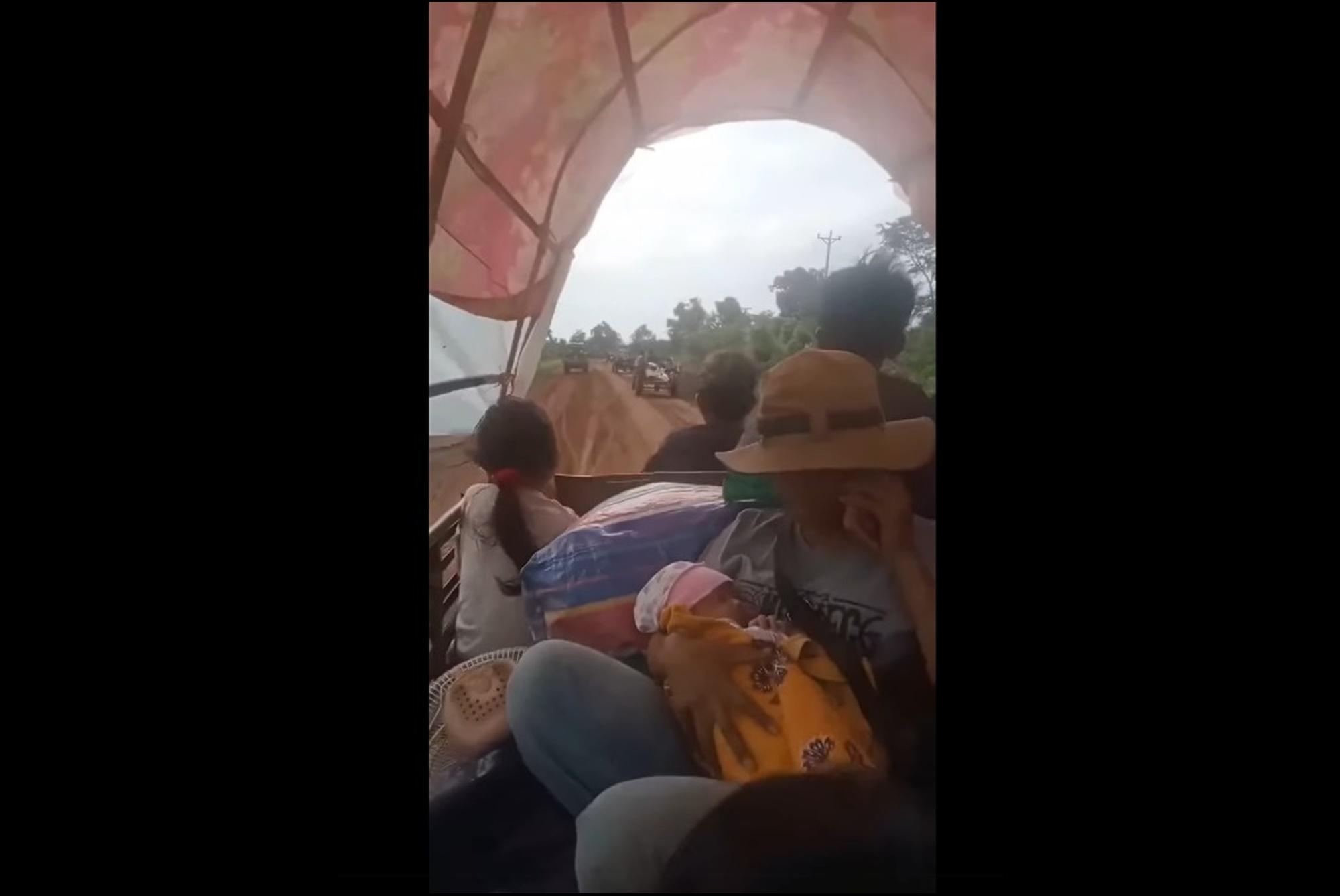 หนีภัยสงคราม! เปิดคลิป "ชาวกัมพูชา" เร่งอพยพออกจากพื้นที่ชายแดน (มีคลิป)