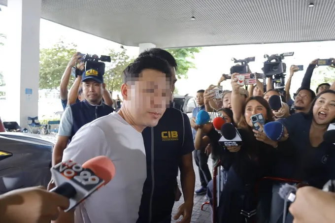 ตร.คุมตัว “ทนายตั้ม-ภรรยา”ถึงกองปราบฯ เจ้าตัวปัดตอบสื่อ