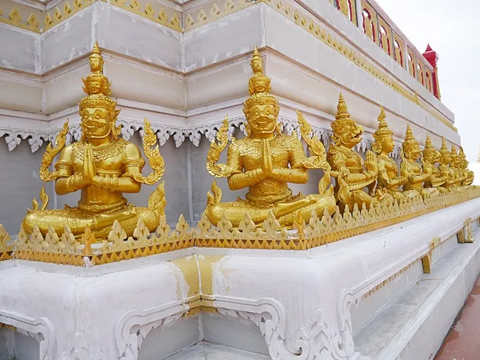รวมเทพชุมนุม132องค์ประดับฐานไพทีพระเมรุมาศ