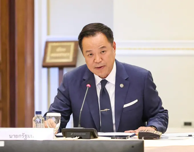 "นายกฯอนุทิน" ประชุม สมช. นาน 2 ชม. อัปเดตสถานการณ์ เผยตัวเลขคนไทยขอกลับประเทศแล้ว