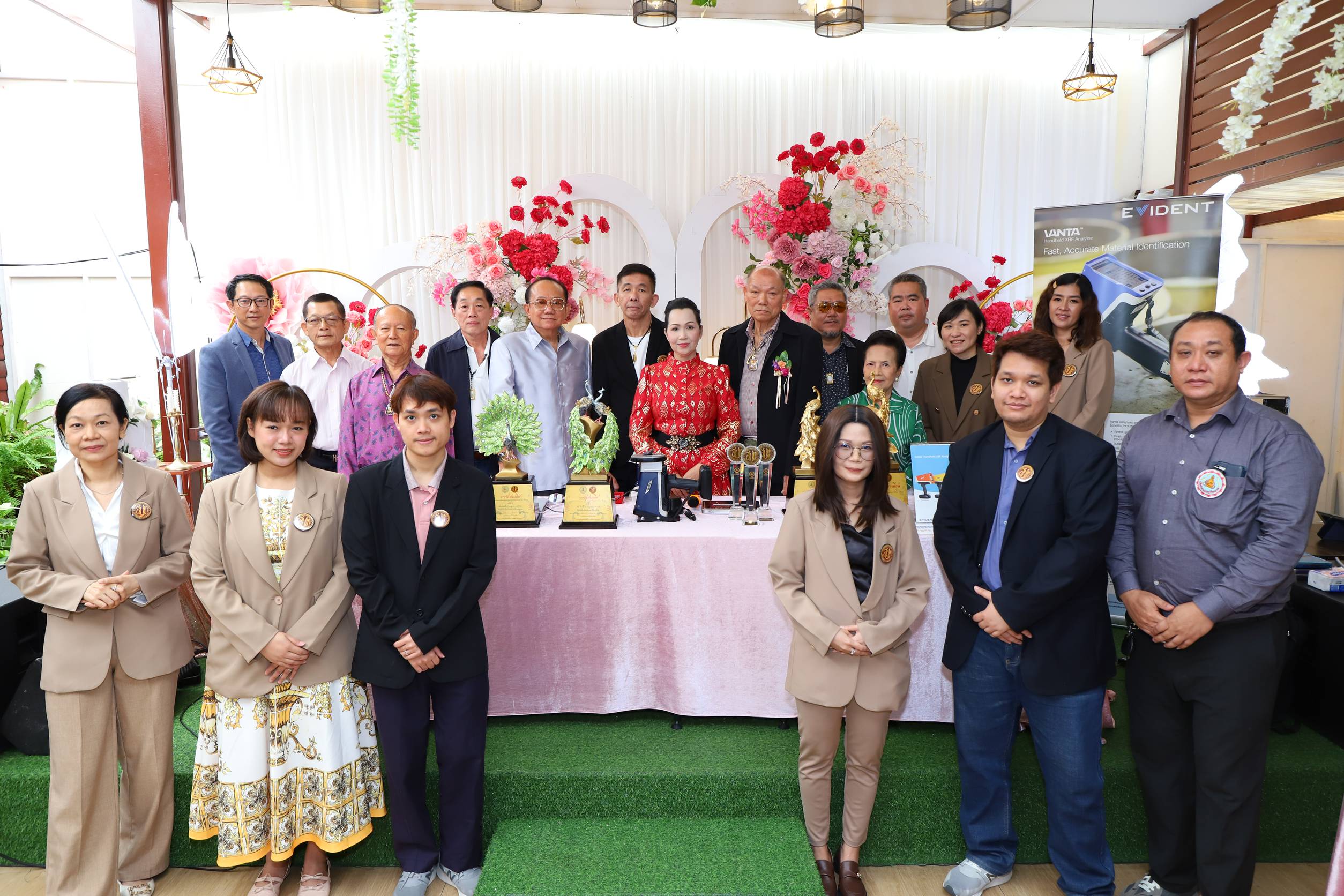 สมาคมพระกริ่งประเทศไทย’ เปิดตัวเครื่องวิเคราะห์พระเครื่องและวัตถุโบราณ ยกเป็นเทคโนโลยีที่ทันสมัย