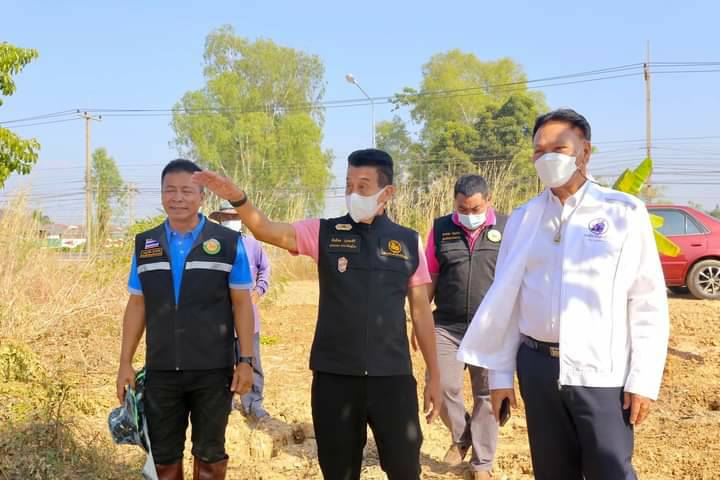 อบจ.พิษณุโลก นำเครื่องจักรกลขุดลอกคลอง