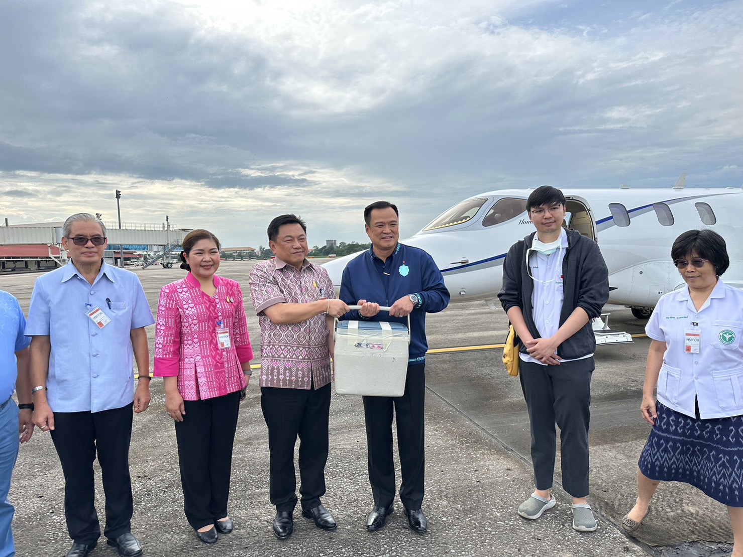ลาประชุมพรรค! "อนุทิน" นำทีมแพทย์บินด่วนไป จ.อุดรธานี ทำภารกิจ "หัวใจติดปีก"