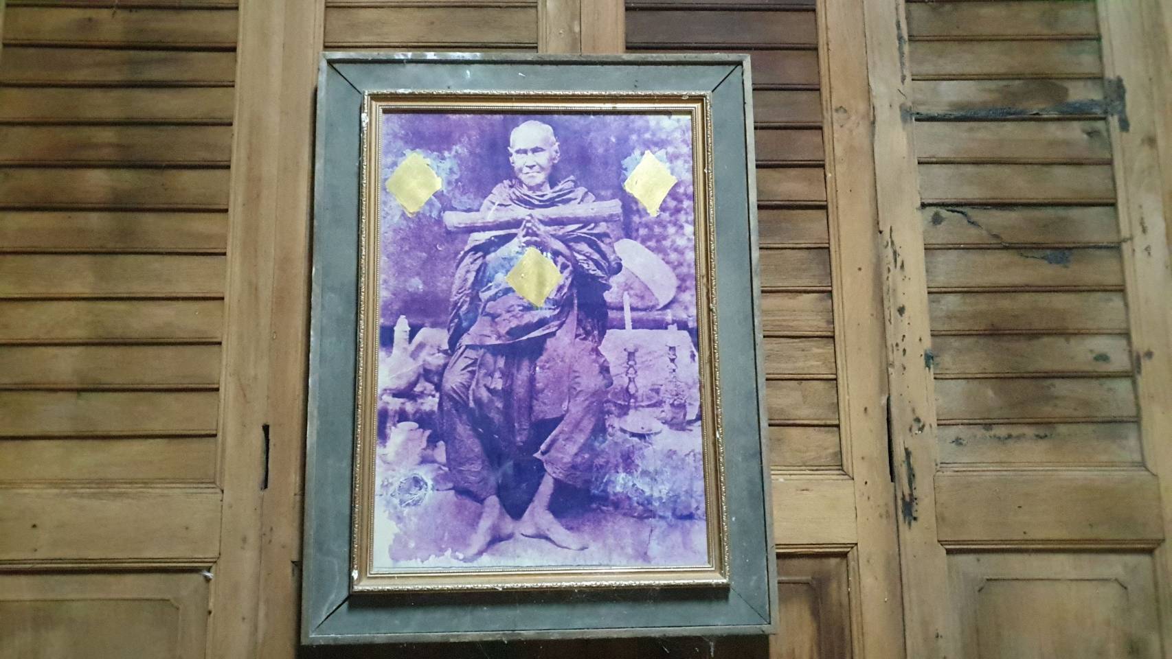 สุด Unseen พบพระอุโบสถผนังประดับด้วยแบบพิมพ์จำลองรุ่นต่างๆ ของพระสมเด็จพระพุฒาจารย์โต 