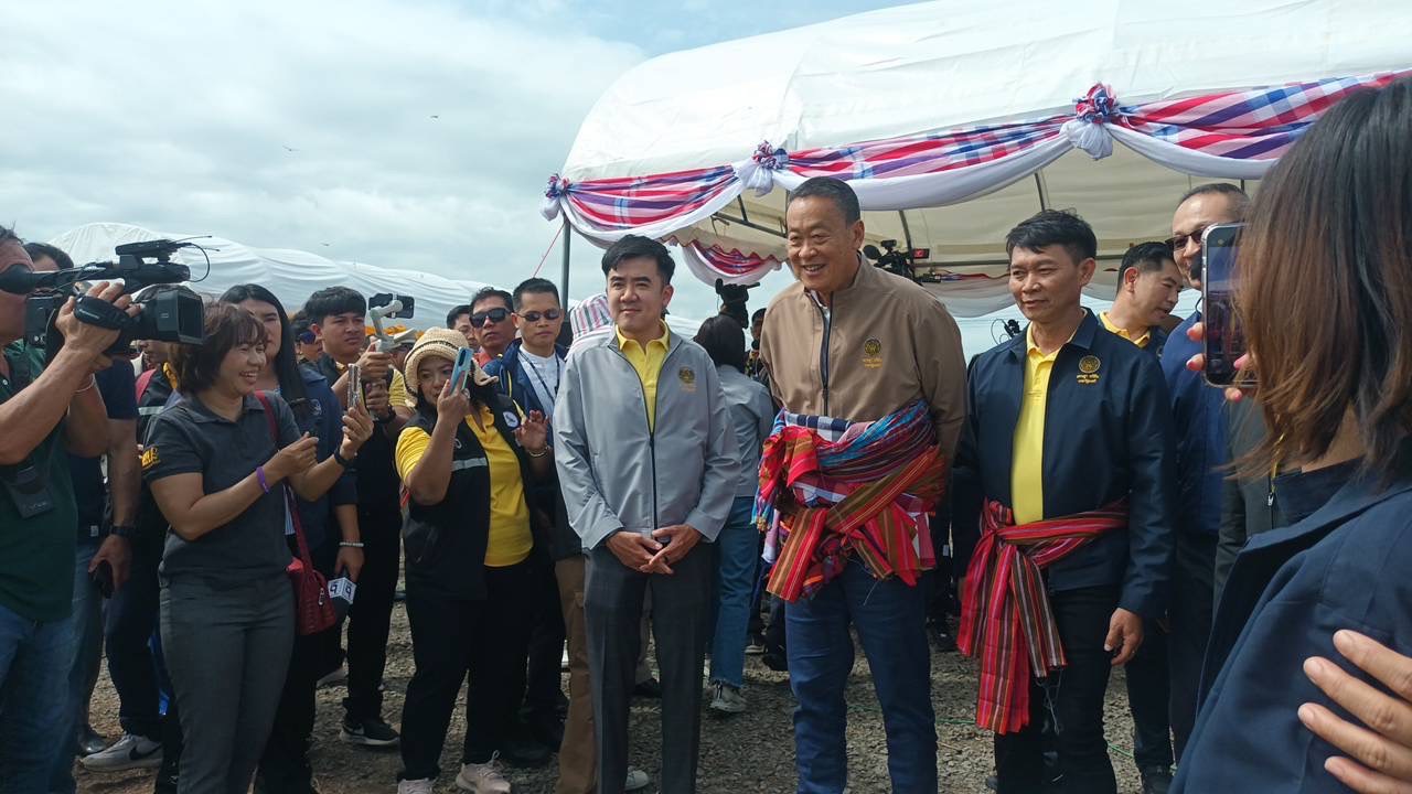 "นายกเศรษฐา" นำคณะ ลงพื้นที่จ.สุรินทร์ ติดตามสถานการณ์น้ำและหารือแผนพัฒนาจังหวัด