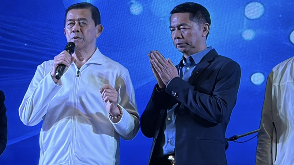 "กร ทัพพะรังสี" นำคนดังร่วมฉลองวันเกิด "สจ.เอก ปราจีน" อายุครบ 60 ปี 