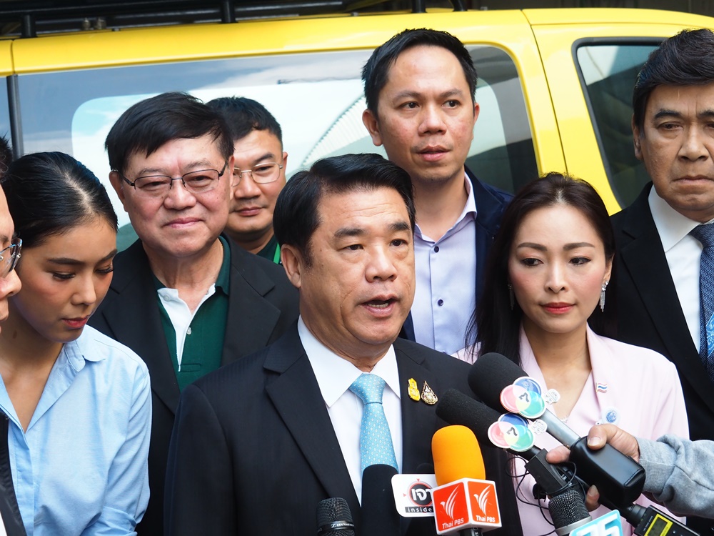  "สุริยะ"ลงพื้นที่ตรวจโรงงานที่มีความเสี่ยงการปล่อยฝุ่นที่เมืองปากน้ำ