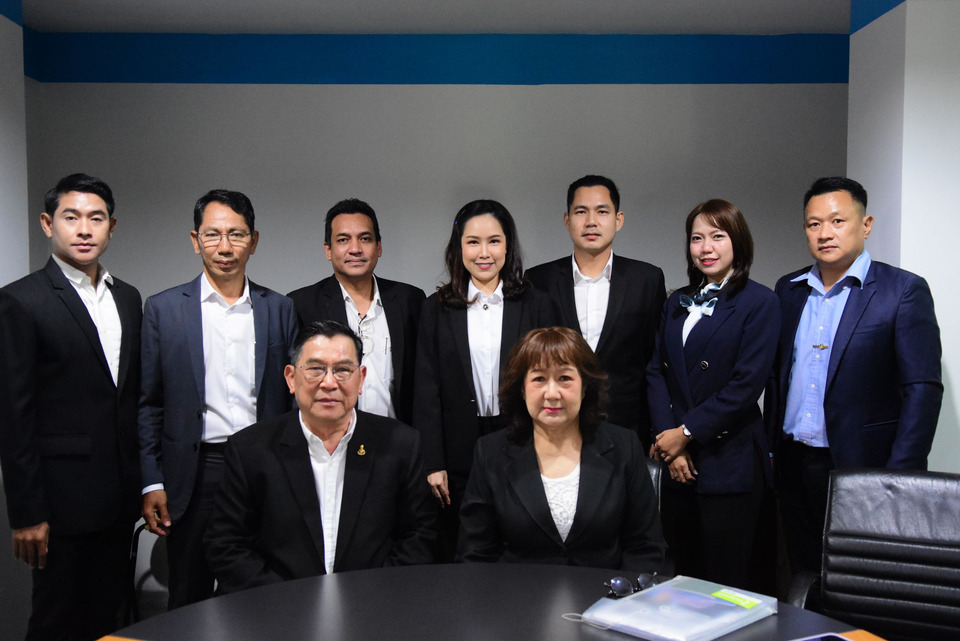 “คุณแม่นัยนา” จูงมือ ‘ภคอร–สรกฤช’ สมัครสมาชิก ปชป. หวังพัฒนาการเมืองไทยให้สุจริตและสร้างสรรค์