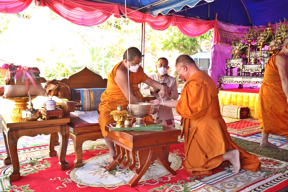 พระสุมณฑ์ศาสนกิตติ์ จัดพิธีสืบชะตาสมโภชฉลอง "พระธาตุเจดีย์" วัดหมอกจำแป่