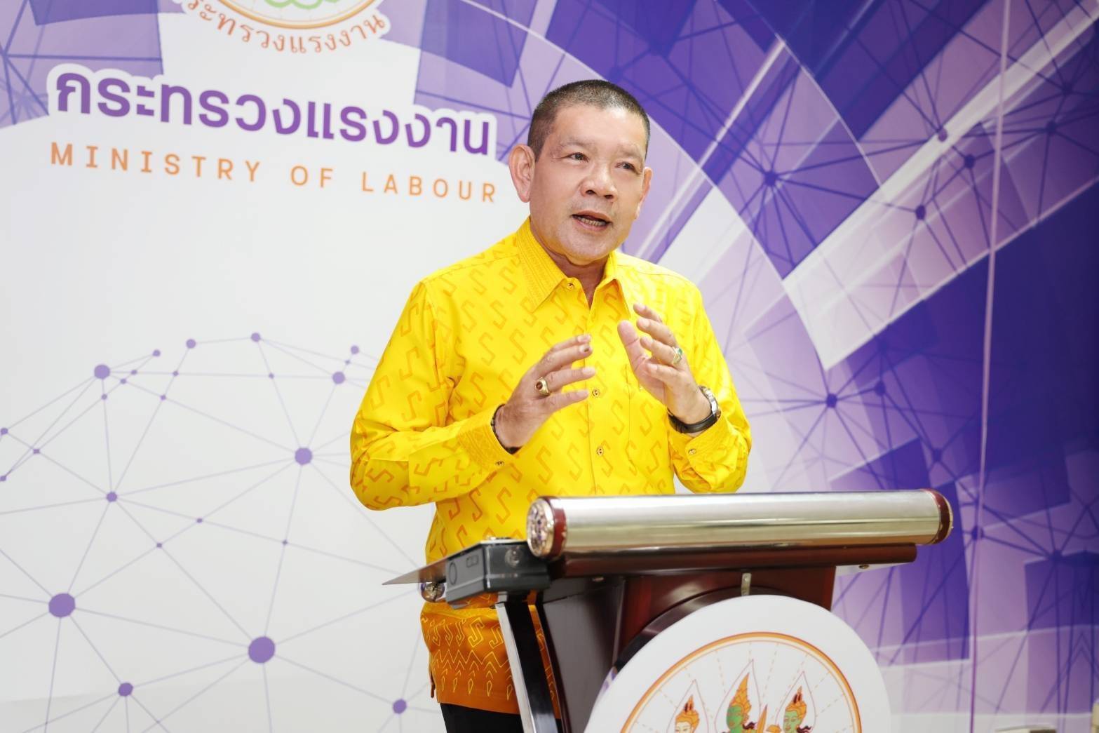 "พิพัฒน์" เผยร่างแรงงานไทยเสียชีวิตที่อิสราเอลถึงบ้าน 22 ต.ค.นี้ กำชับเยียวยาญาติตามสิทธิ