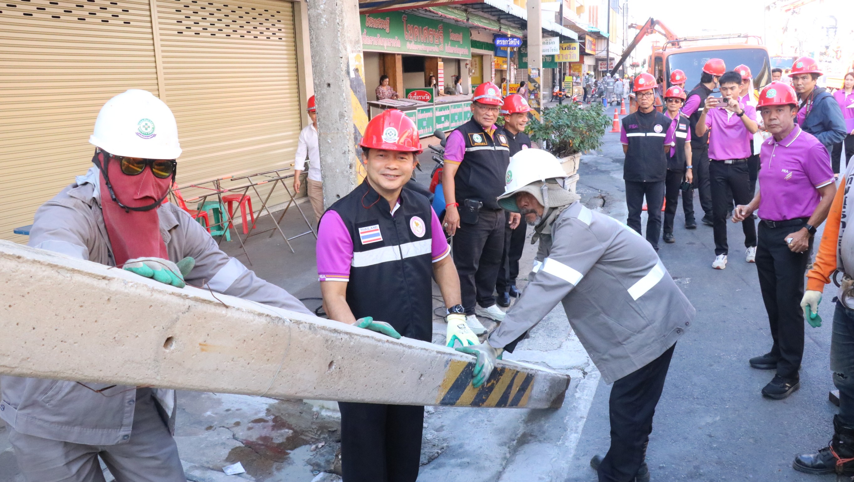 “โคราช มหานครไร้สาย” กฟภ.คิกออฟรื้อถอนเสาไฟฟ้าหลังลานย่าโมตัวเมืองเก่า