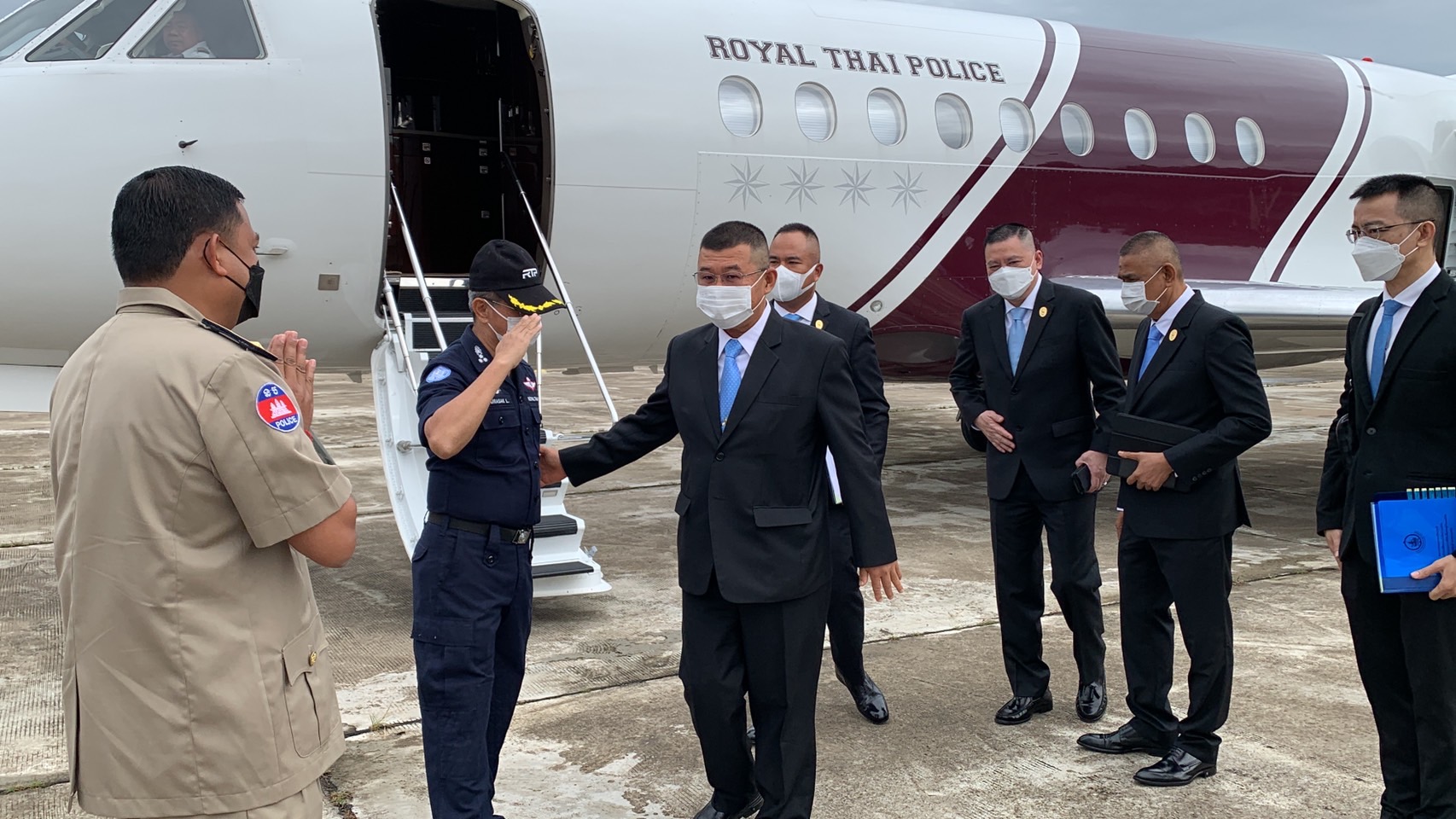 ตำรวจไทยประสานกัมพูชาทลาย 4 แก๊งใหญ่คอลเซ็นเตอร์ รวบผู้ต้องหา 74 คนส่งกลับประเทศดำเนินคดี