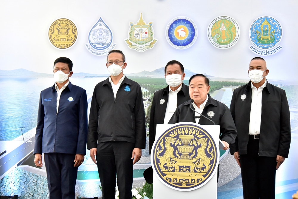 “พล.ประวิตร” ลงพื้นที่ตรวจติดตามโครงการบรรเทาอุทกภัยเมืองจันทบุรีฯ