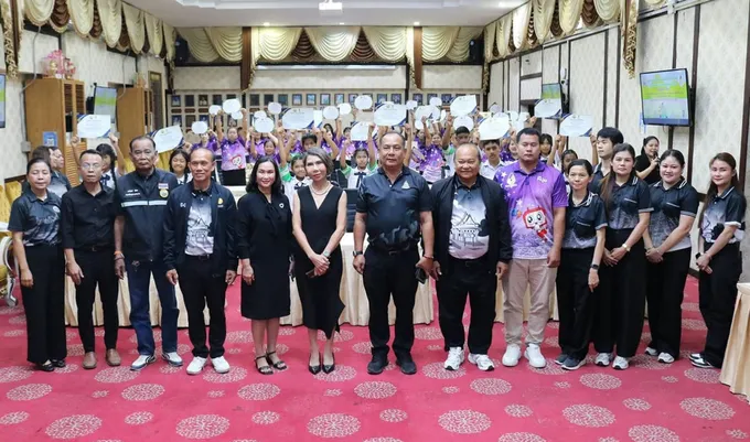 เทศบาลนครหัวหินมอบเกียรติบัตรเชิดชู “อถล.” ยกย่องจิตอาสาดูแลสิ่งแวดล้อม