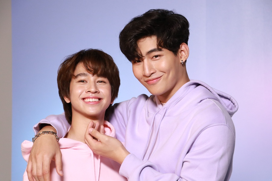 "โอห์ม-ฟลุ้ค"ควงคู่เปิดตัวแบรนด์ OTG เซรั่มไฮยารูลอน
