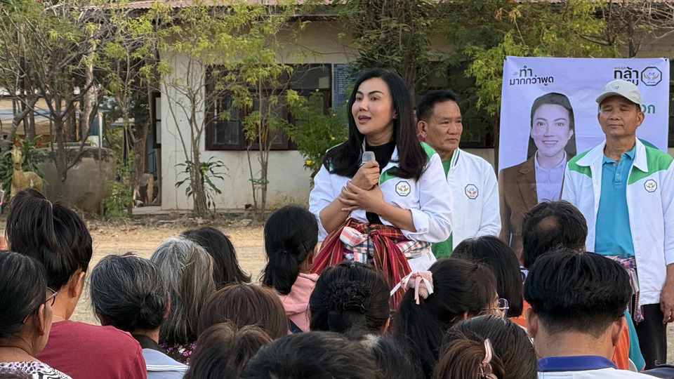 กาญจนา เบอร์ 6 พรรคกล้าธรรม เปิดเวทีห้วยต้อน ชูนโยบายน้ำ–ที่ทำกิน มวลชนแห่ฟังล้นวัด 