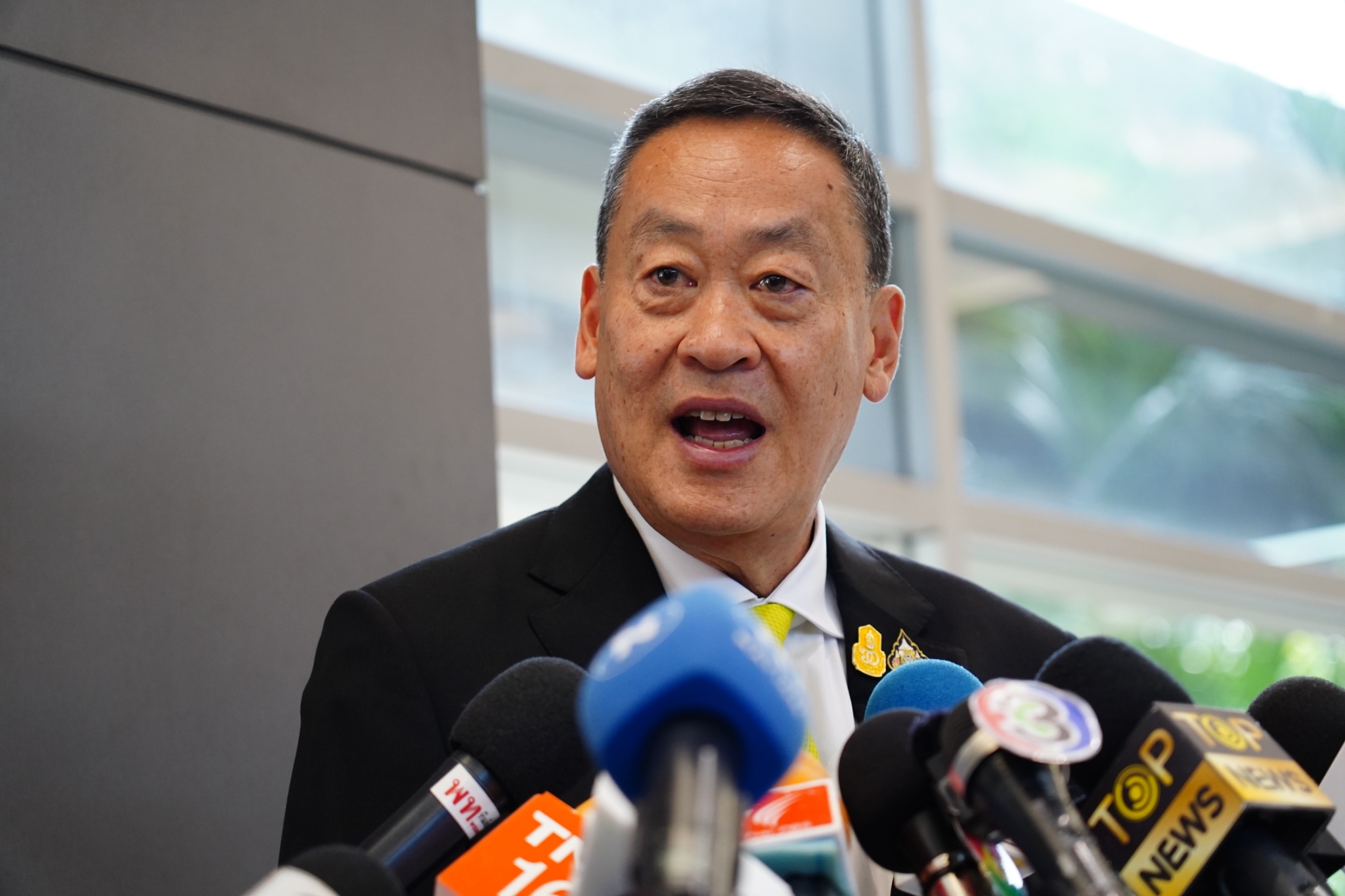 "เศรษฐา" ขอบคุณทุกภาคส่วน ตอบรับแนวทาง "กระตุ้นการท่องเที่ยว-กระตุ้นเศรษฐกิจ" จ่อคุย ธ.ก.ส.พร้อม "พักหนี้เกษตรกร"
