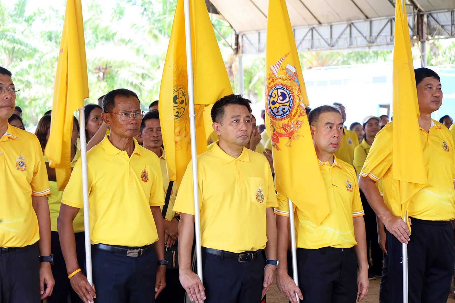 ผู้ว่าประจวบฯ นำพสกรนิกรร่วมเดิน วิ่ง ปั่น ธงตราสัญลักษณ์งานเฉลิมพระเกียรติในหลวง อย่างสมพระเกียรติ