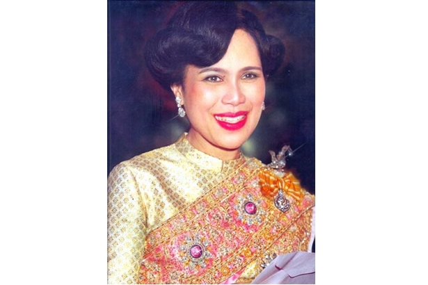 ทรงสร้างประโยชน์สุขสู่ปวงประชา: สืบสานพระราชปณิธานในสมเด็จพระบรมราชินีนาถ ในรัชกาลที่ 9