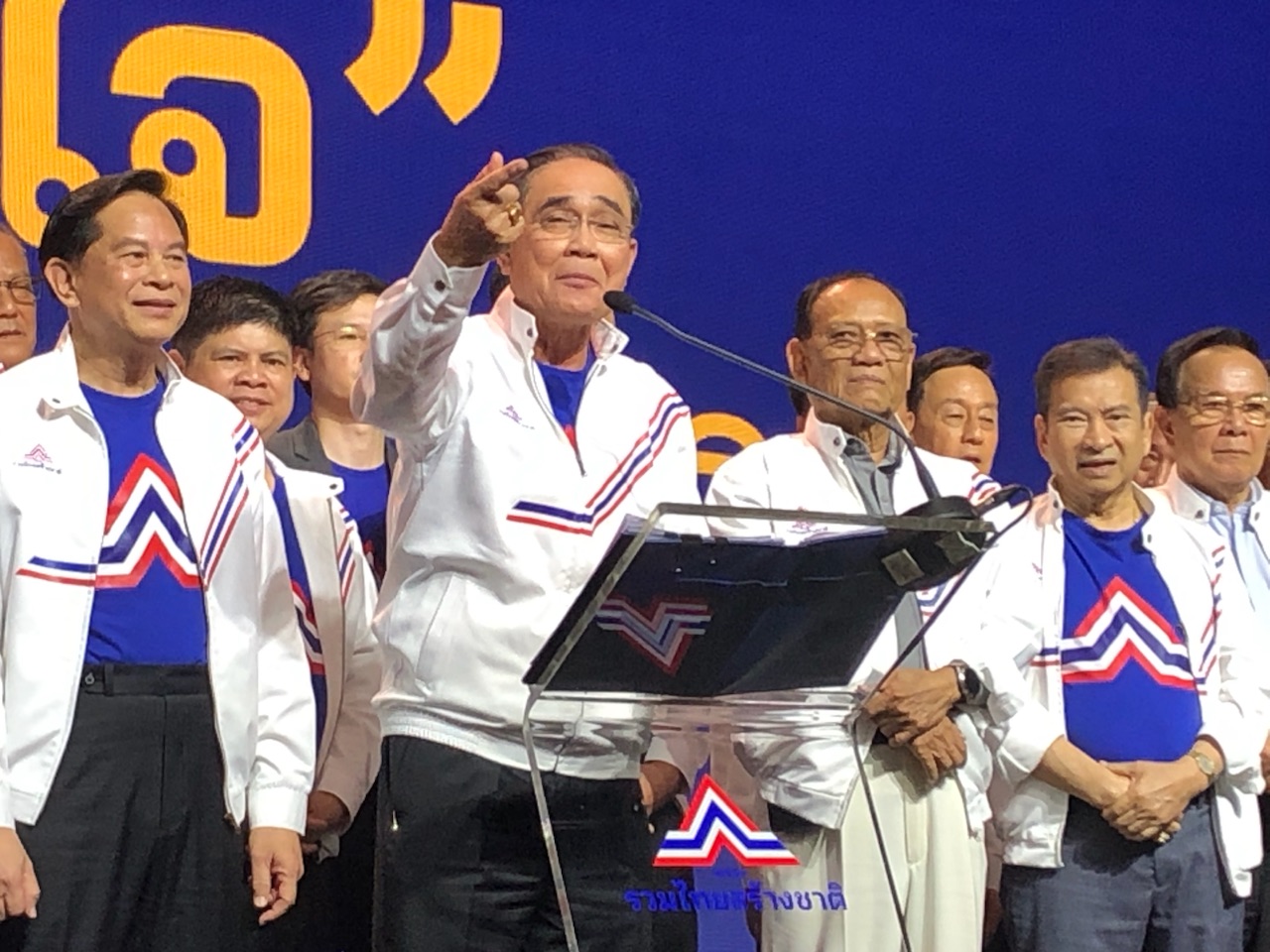 “บิ๊กตู่” เปิดตัวร่วม รทสช. ประกาศพร้อมสู้ รับตื่นเต้นสมัครสมาชิกพรรค ลั่นไม่ได้หวังมีอำนาจหรืออยากเป็นใหญ่