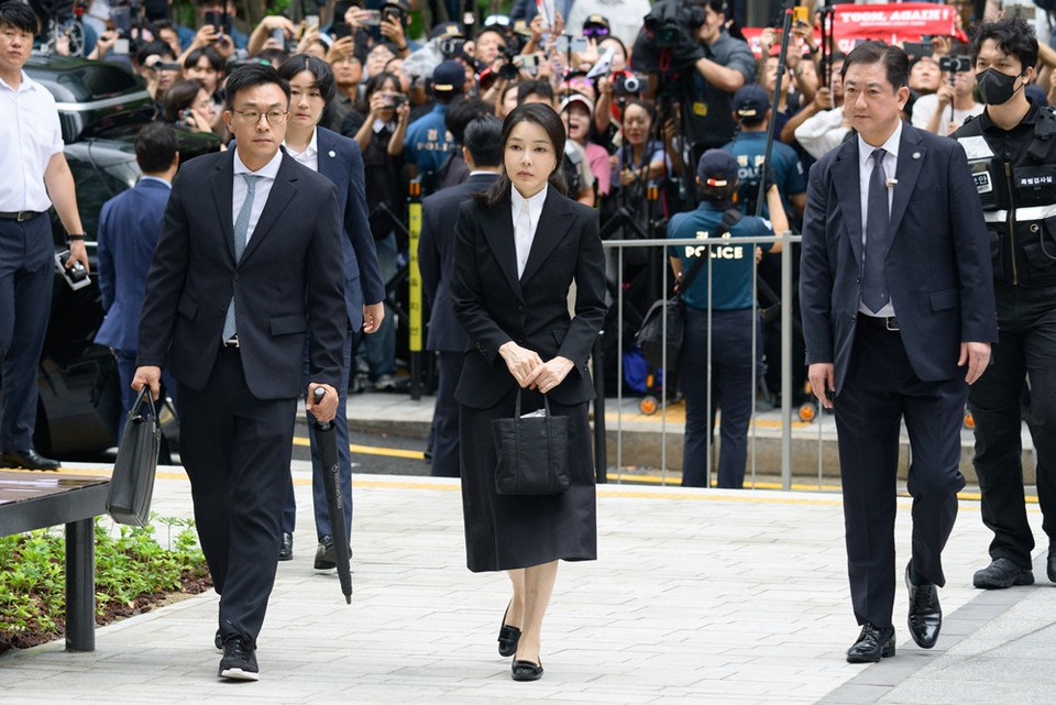 ช็อกเกาหลีใต้! ศาลสั่งจำคุก “คิม กอน ฮี” อดีตสุภาพสตรีหมายเลขหนึ่ง 20 เดือน คดีทุจริต