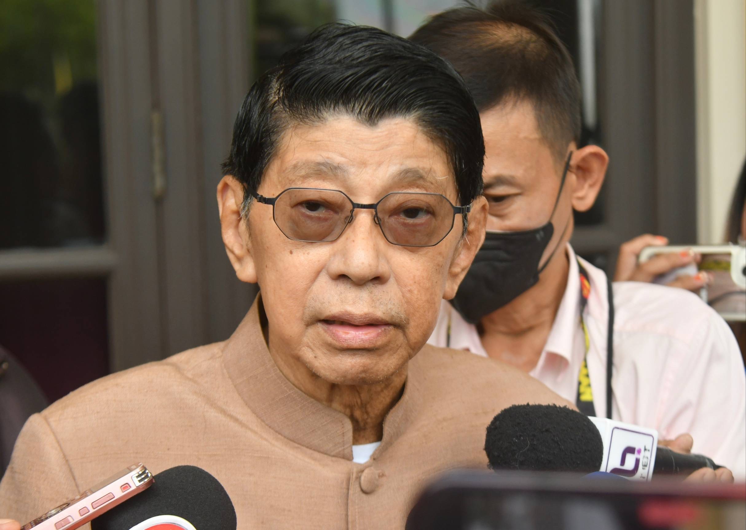 "วิษณุ" โยน “ปธ.-สมาชิกรัฐสภา” ตัดสินใจโหวตนายกฯ หรือไม่ หากศาลรธน. รับวินิจฉัยคดี “พิธา” 
