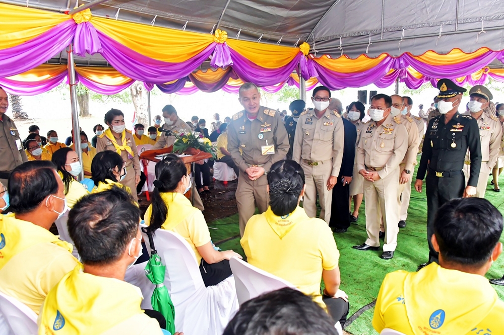 รองฯทวีศักดิ์ ร่วมคณะองคมนตรี ติดตามงานโครงการอันเนื่องมาจากพระราชดำริพื้นที่ภาคกลาง