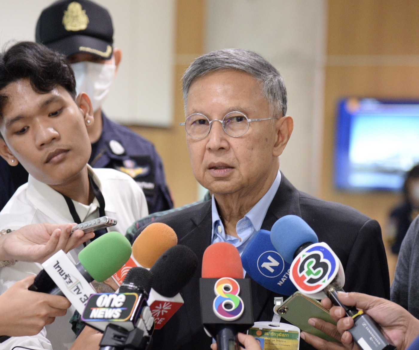 “คำนูณ” ยัน “พิธา” ได้ชิงนายกฯพรุ่งนี้แน่นอน แม้ศาลรธน.รับเรื่องกกต. สมาชิกภาพยังเหมือนเดิม ไม่หวั่นม็อบบุกสภาฯ