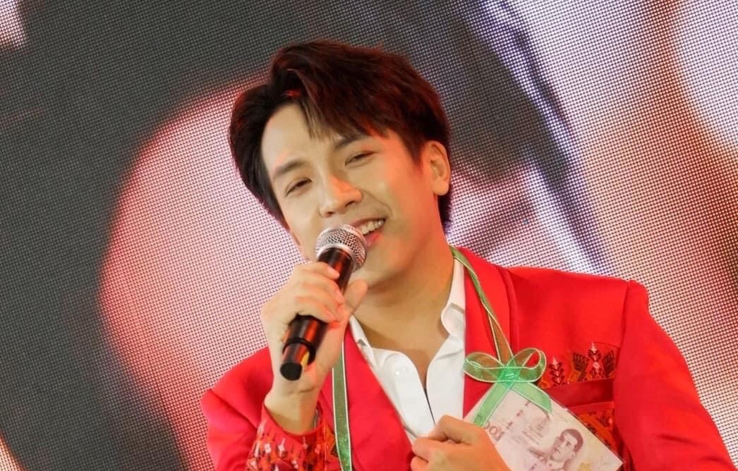 อาการน่าเป็นห่วง “เต๋า ภูศิลป์” ไข้สูงเกือบช็อก หามส่งโรงพยาบาลกลางดึก  