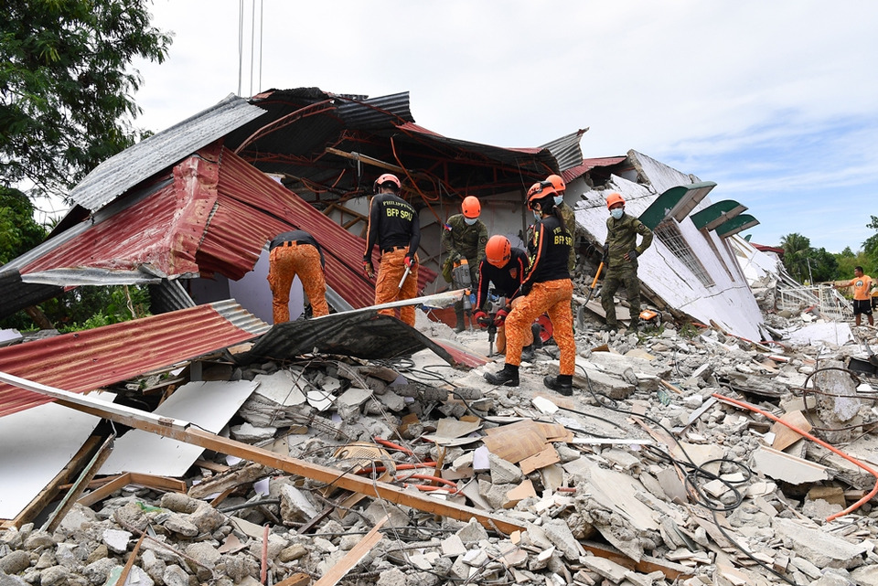 "ตาย" พุ่ง 69 ศพ! เหตุแผ่นดินไหว "ฟิลิปปินส์" ประกาศภาวะภัยพิบัติ