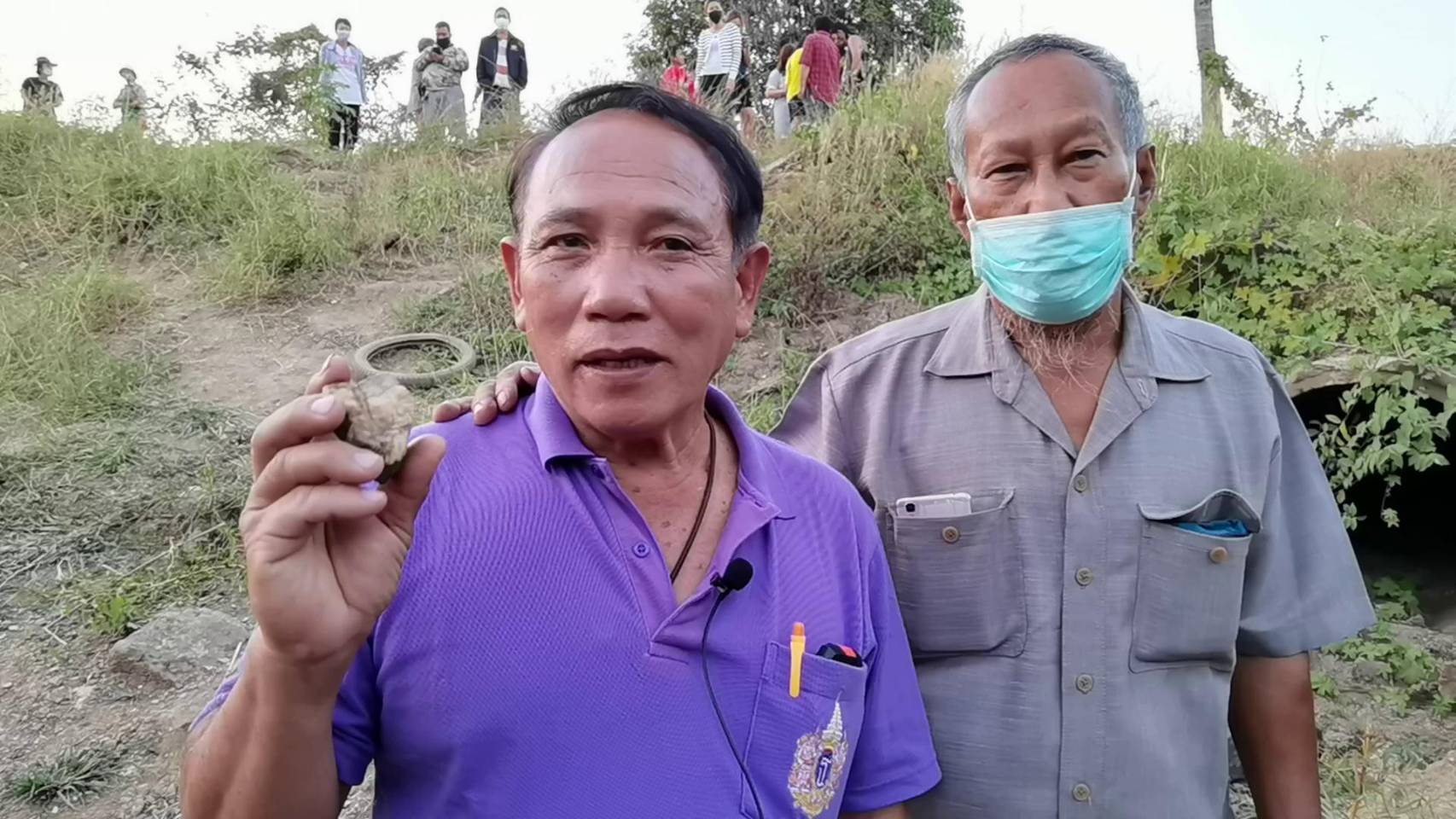 นักร่อนทองชาวโคราชยันมีทองอยู่จริง ด้านชาวบ้านเฮเจอสร้อยแหวนทอง 