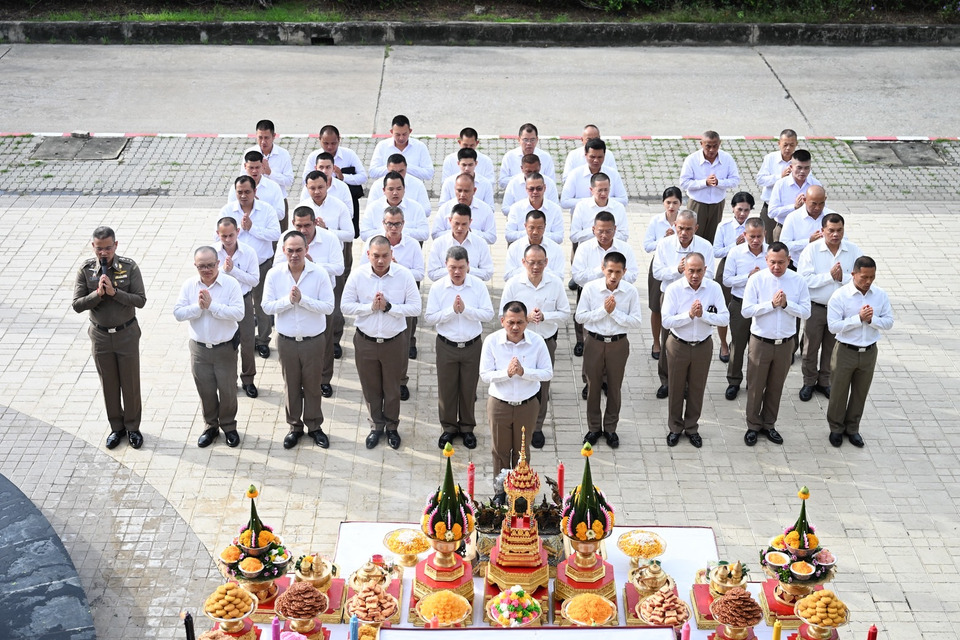 ตำรวจไทยรวมพลังบวชหมู่ ถวายเป็นพระราชกุศลแด่ในหลวงรัชกาลที่ 9 