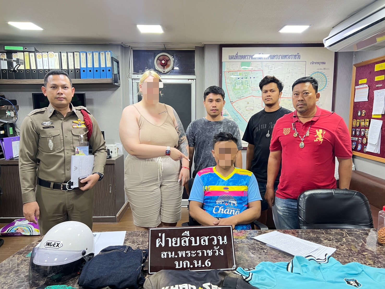 ตำรวจพระราชวัง รวบหนุ่มโบวท์มือไวฉกทรัพย์นักท่องเที่ยว ก่อนวนรถกลับมาส่งที่เดิมอ้างนั่งผิดคัน