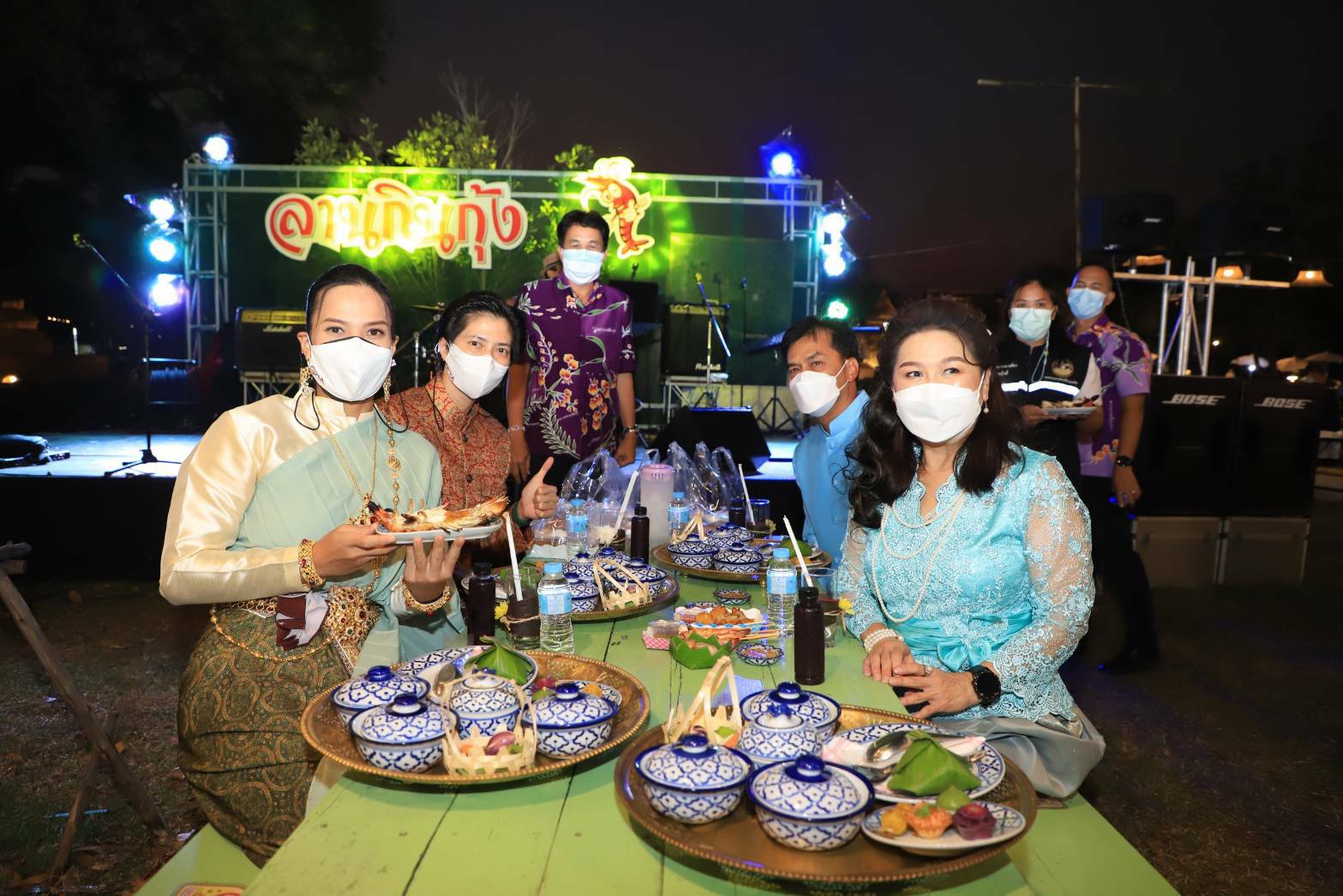 8 ทีมชาติ นักตบลูกยางสาวขวัญใจชาวไทย ร่วมแต่งไทยย้อนยุคเที่ยวงานมรดกโลก 	   