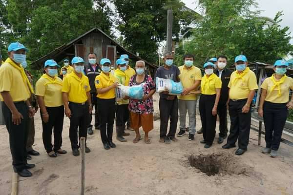  นอภ.ทรายมูลพร้อมจิตอาสาพระราชทาน ยกเสาเอก-เสาโท  มอบคืนความสุขสู่คนเมืองยศเฉลิมพระเกียรติ