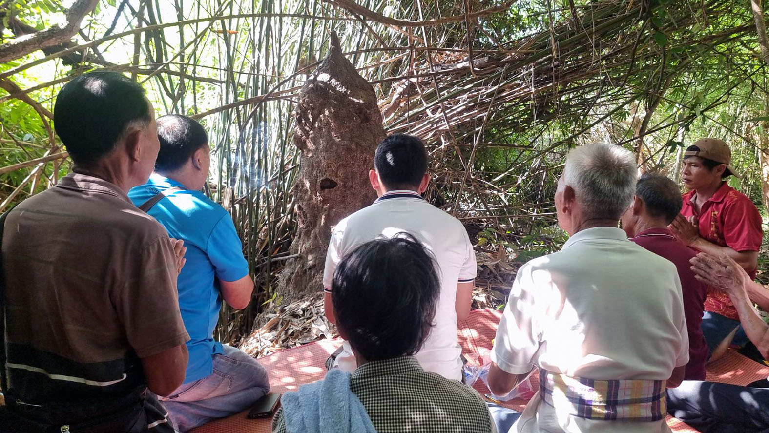 จอมปลวกเทวดาบึงกาฬให้โชค 4 งวดติดล่าสุดถูกหวยกว่า 2 แสนบาท