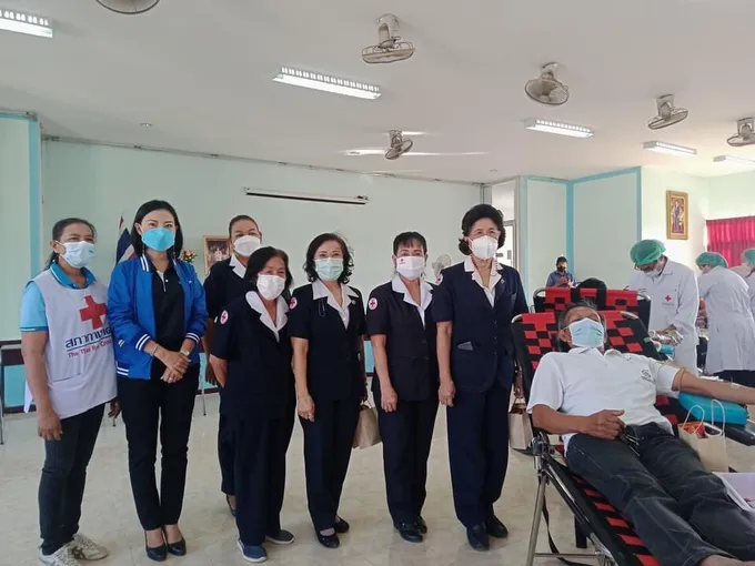 เหล่ากาชาดจังหวัดอ่างทอง รับบริจาคโลหิตช่วงวิกฤตโควิด-19 พื้นที่อำเภอป่าโมก