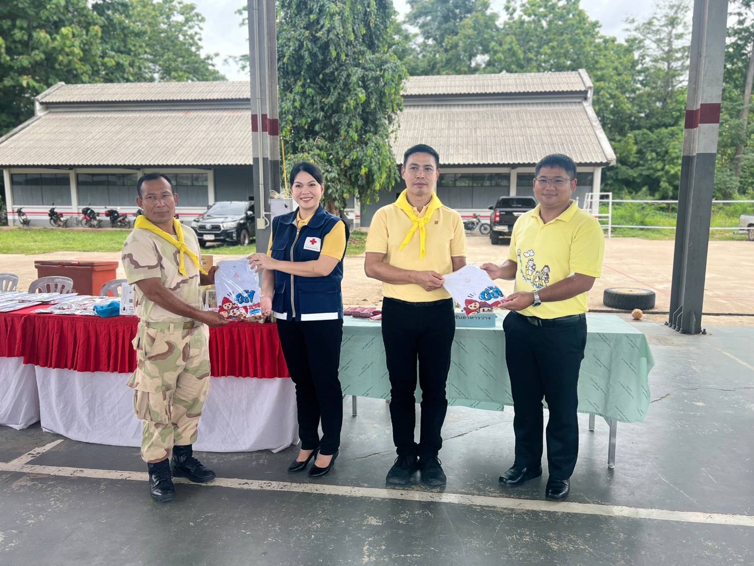 นายอำเภอสบเมยนำพสกนิกรทุกหมู่เหล่าร่วมบริจาคโลหิตเฉลิมพระเกียรติในหลวง  