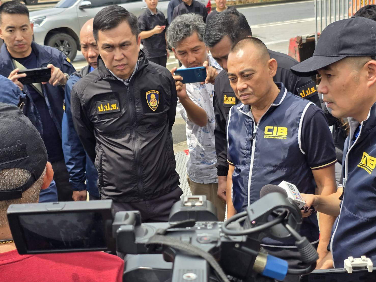 ปปช.ร่วมปฏิบัติการบุกจับชุดเฉพาะกิจกรมทางหลวง เก็บส่วยรถบรรทุก  11 จุดทั่วปท.ผู้เสียหายกว่า 30 ราย มูลค่า 120 ล้าน
