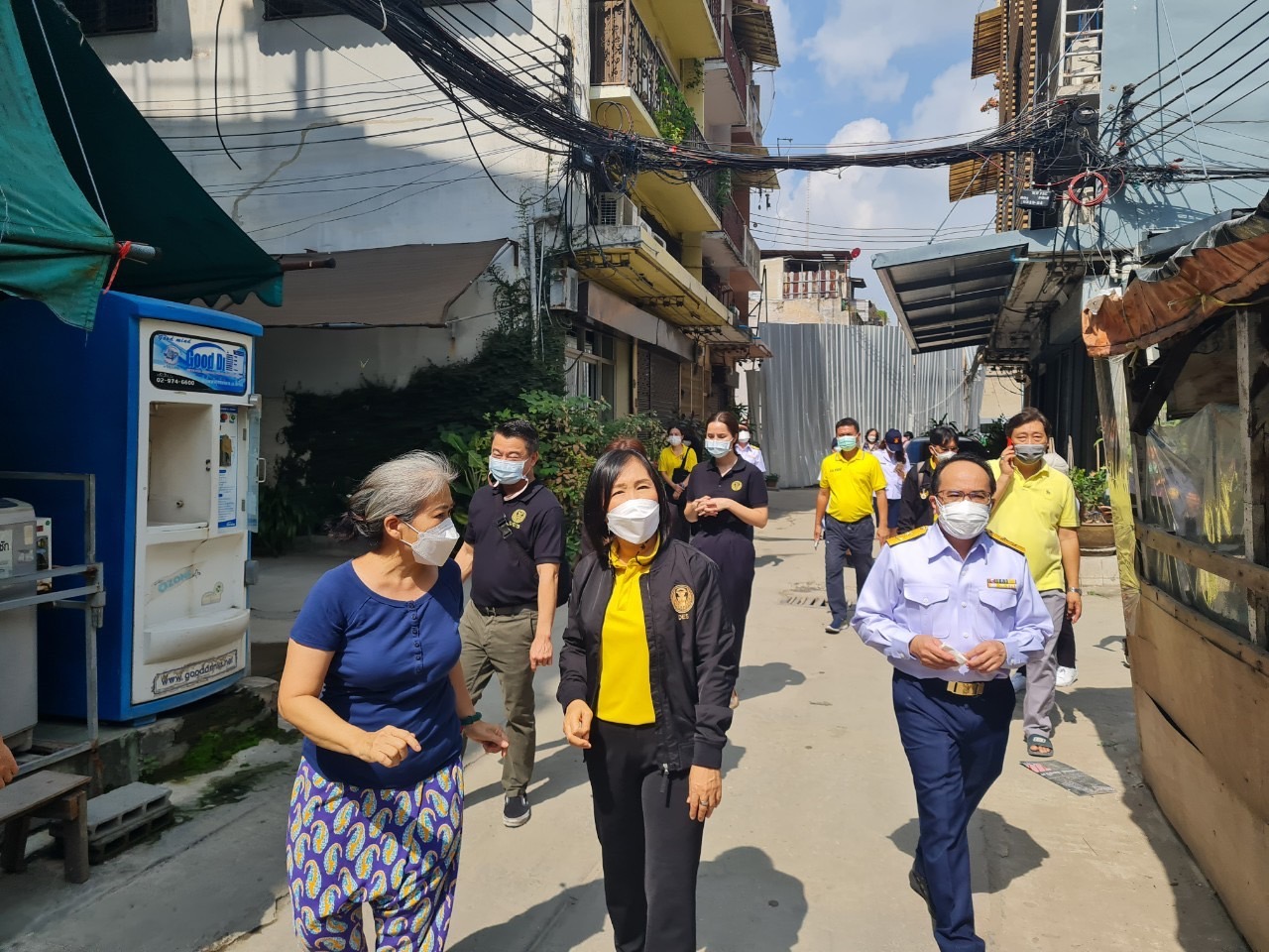 กมธ.ดีอีเอส สภาฯ ลงพื้นที่ชุมชนย่านสะพานหัวช้าง พบสายสื่อสารพาดผ่านที่พักอาศัย หวั่นเกิดเพลิงไหม้ร้ายแรง