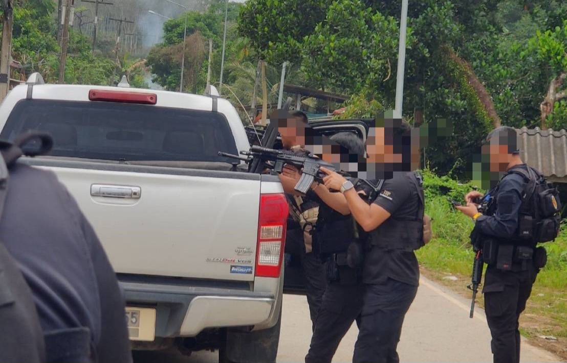 ด่วน!!จับกุมโจรใต้คดีลอบวางระเบิดและยิงเจ้าหน้าที่เกิดการปะทะผู้ร้ายดับ 4 รายในพื้นที่ยะลา  