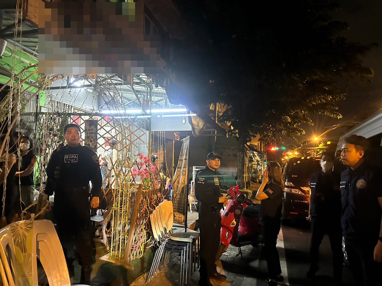 ชุดปฏิบัติการพิเศษกรมการปกครองบุกจับร้านคาราโอเกะแฝงค้ากามเด็กกลางกรุง
