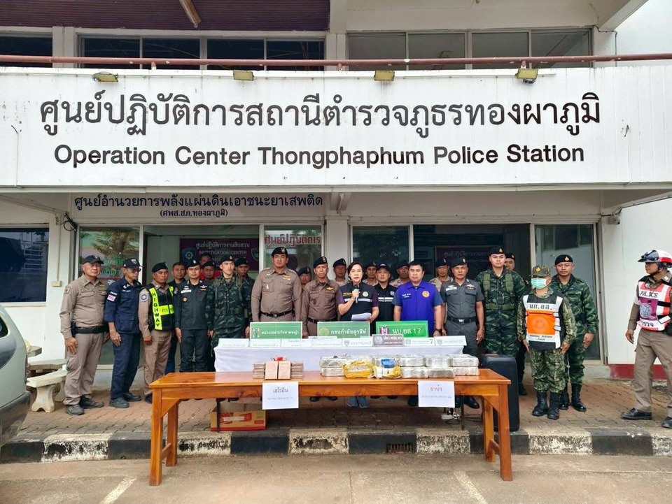 กาญจนบุรีจับยานรกยึดยาบ้า 2.8 แสนเม็ด-เฮโรอีน 13 กก. ซุกประตูรถด่านทองผาภูมิ 